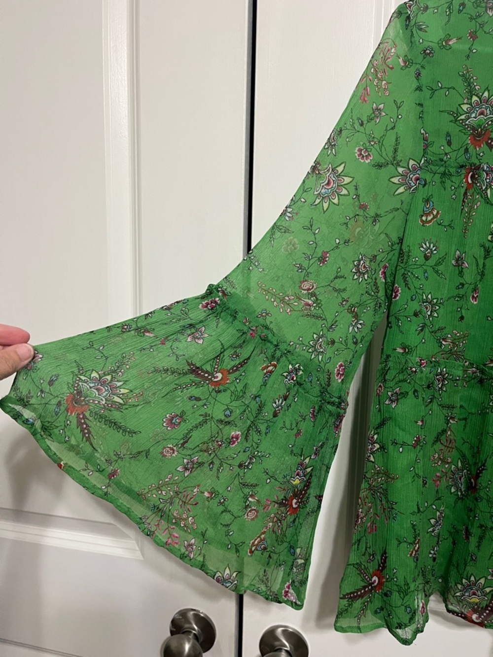 Sundance Green Floral Chiffon Bell-Sleeve Blouse Small - Picture 3 of 8